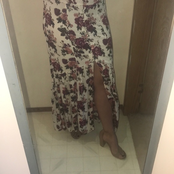 American Eagle Outfitters Dresses & Skirts - American Eagle floral skirt